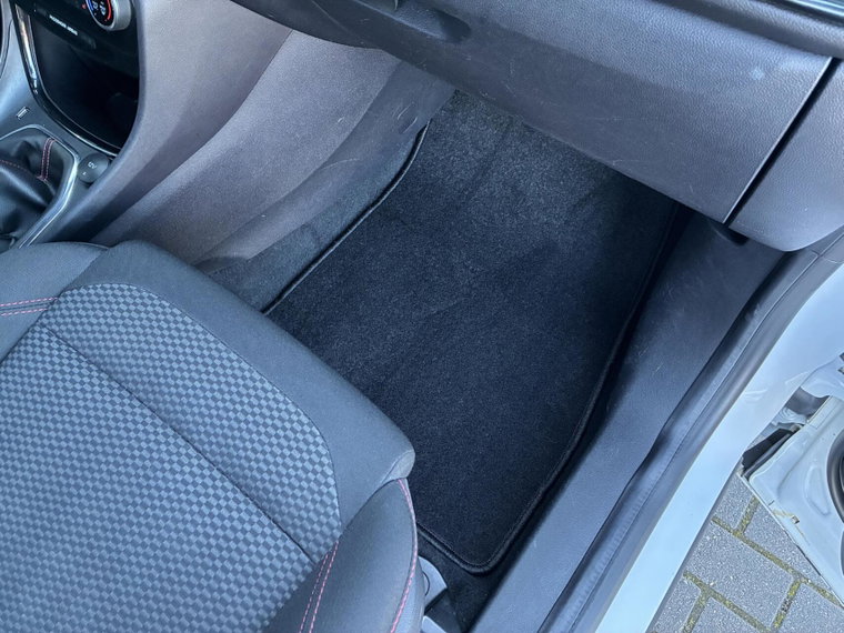 Vehicle Image 40