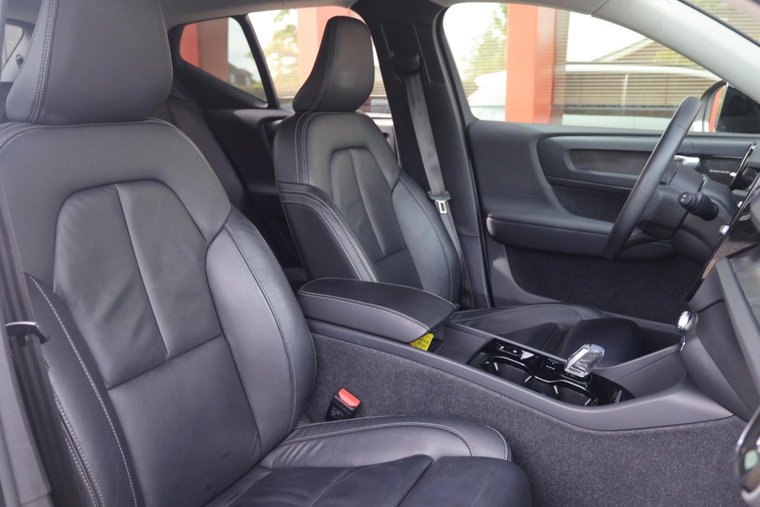 Vehicle Image 21