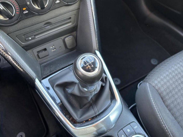 Vehicle Image 17