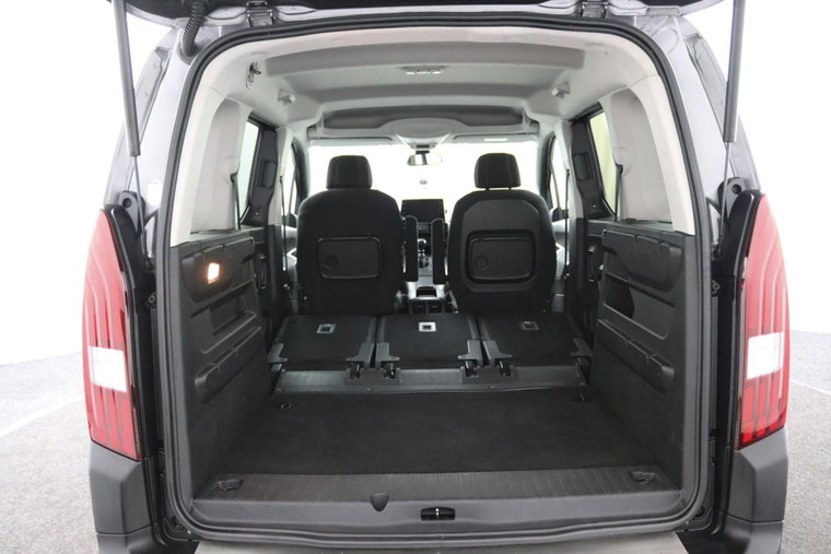 Vehicle Image 40