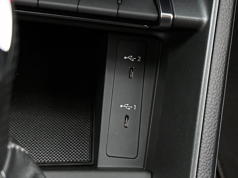 Vehicle Image 37