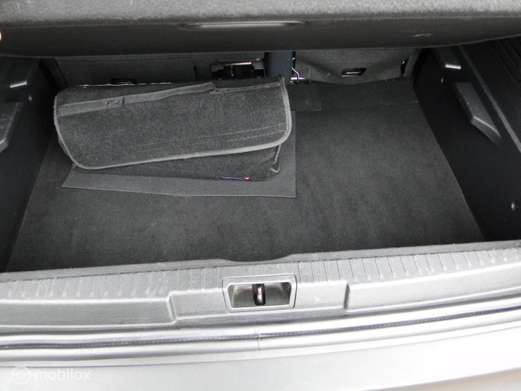 Vehicle Image 39