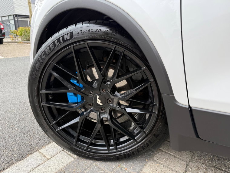 Vehicle Image 23