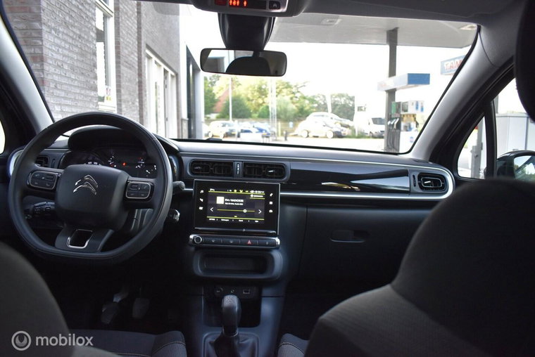 Vehicle Image 19