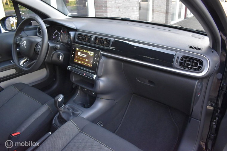 Vehicle Image 25