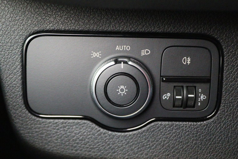 Vehicle Image 28