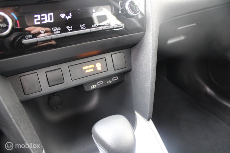 Vehicle Image 35