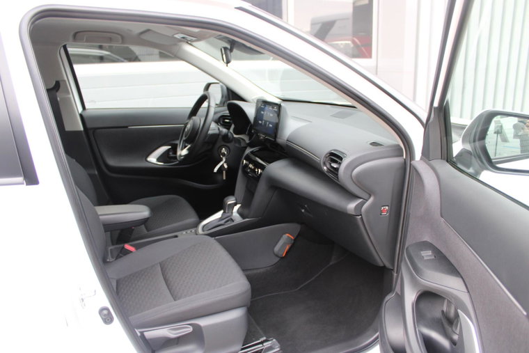 Vehicle Image 8