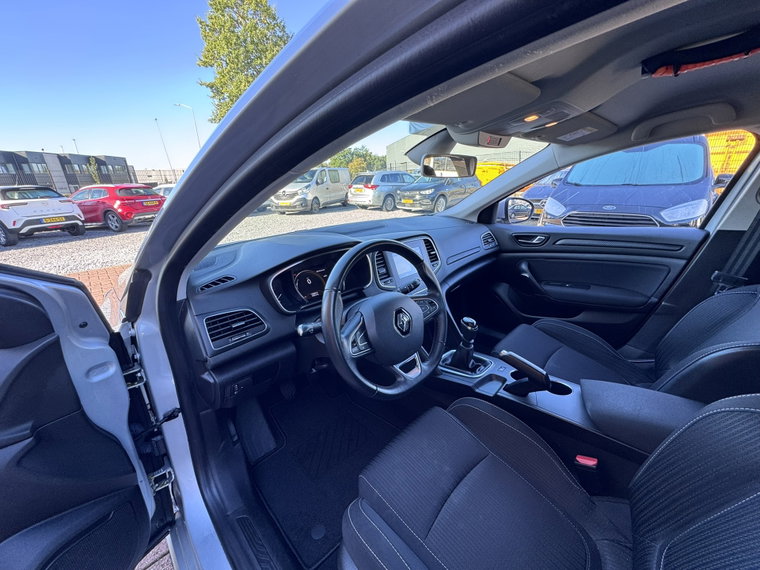 Vehicle Image 22