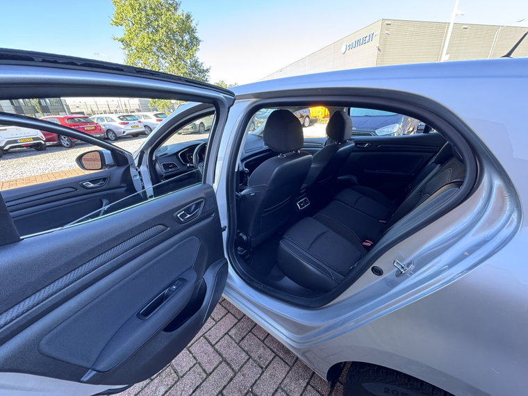 Vehicle Image 23