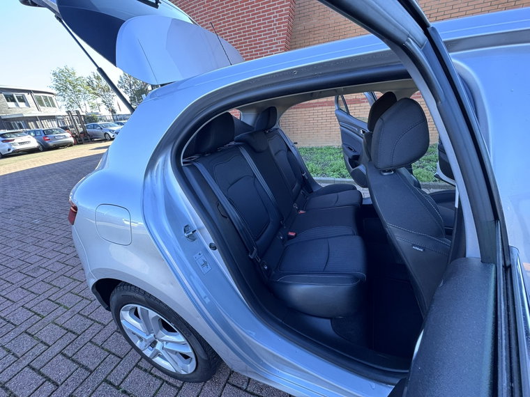 Vehicle Image 28