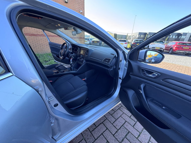 Vehicle Image 29