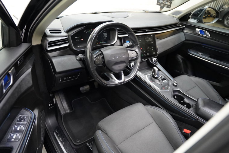 Vehicle Image 12