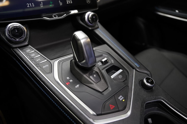 Vehicle Image 13