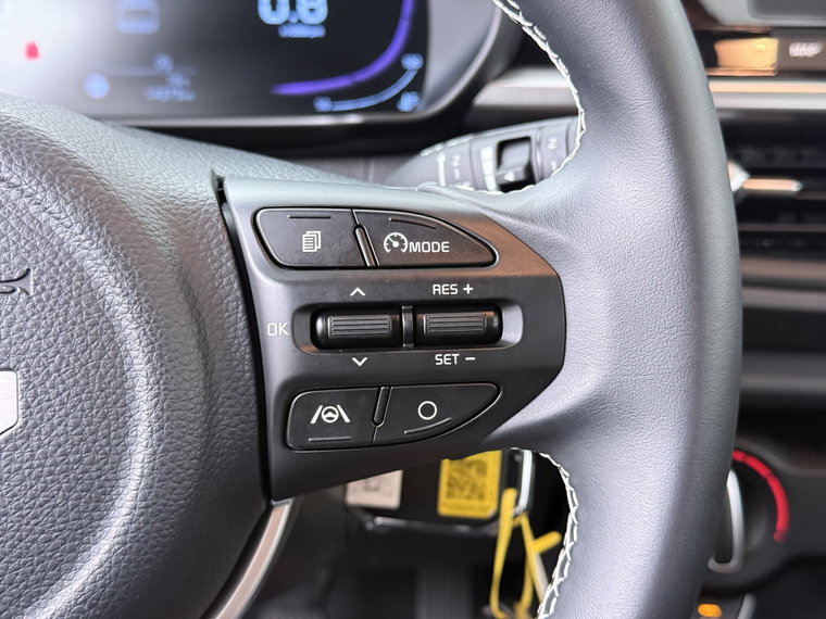 Vehicle Image 28