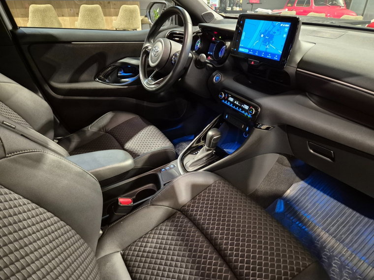 Vehicle Image 7