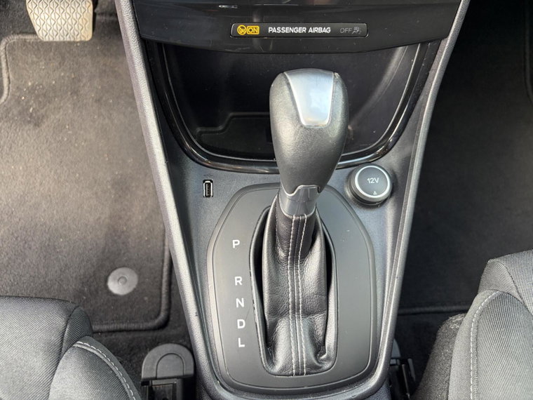 Vehicle Image 25
