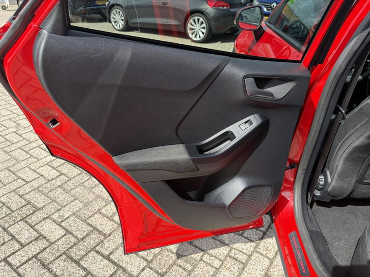 Vehicle Image 33