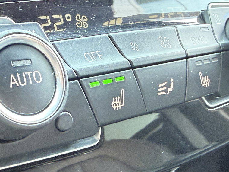 Vehicle Image 28