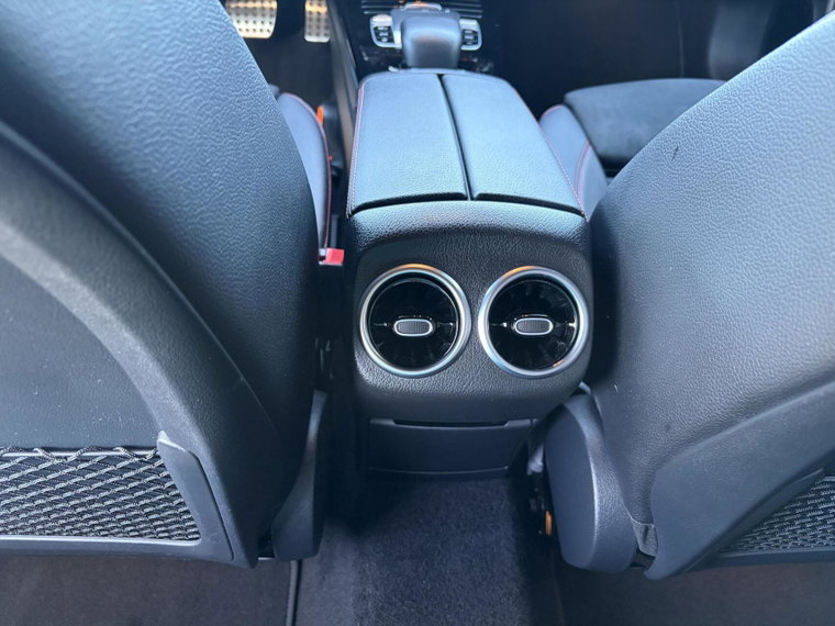 Vehicle Image 34