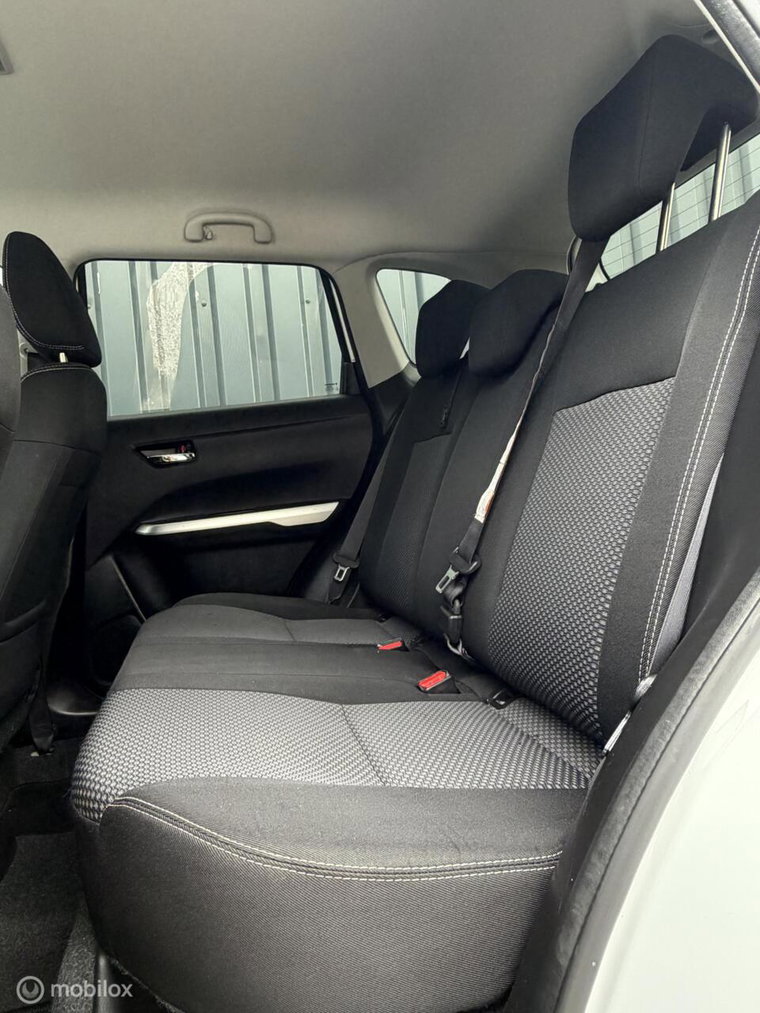 Vehicle Image 16
