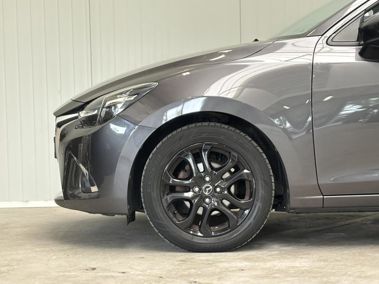 Vehicle Image 25