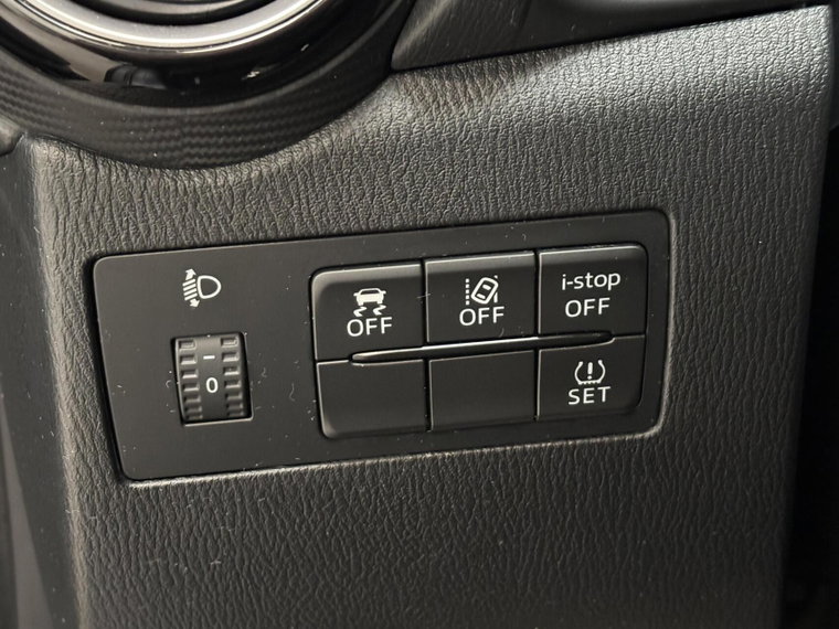 Vehicle Image 27