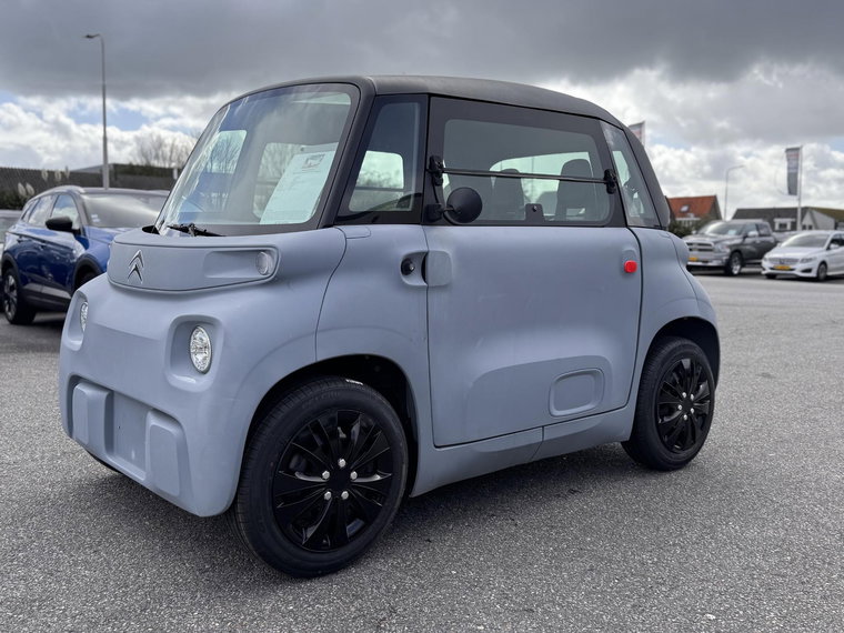 Vehicle Image 8