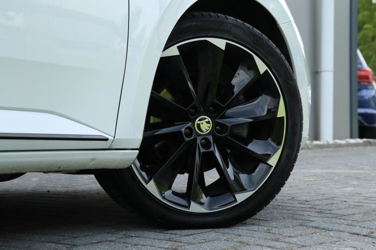 Vehicle Image 19