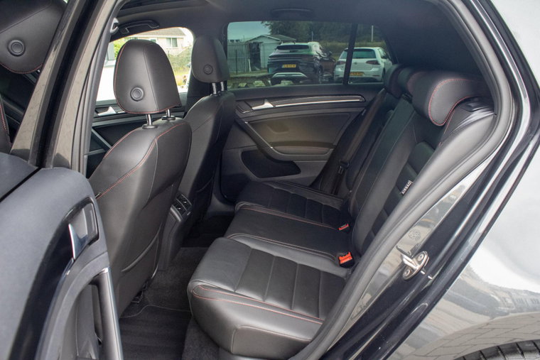 Vehicle Image 30