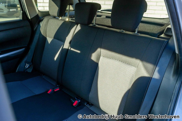 Vehicle Image 16
