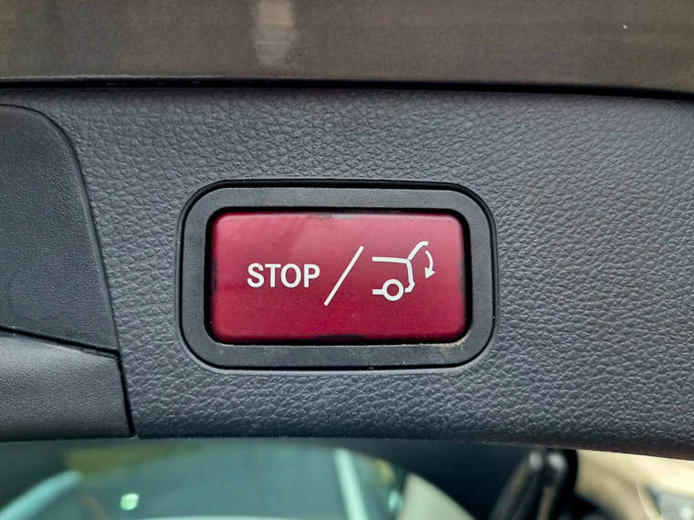 Vehicle Image 52