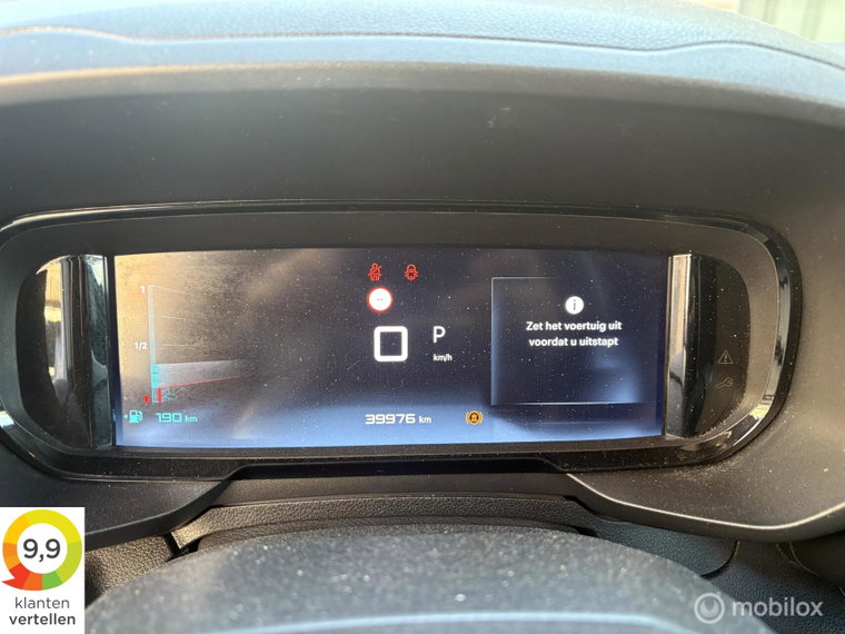 Vehicle Image 25