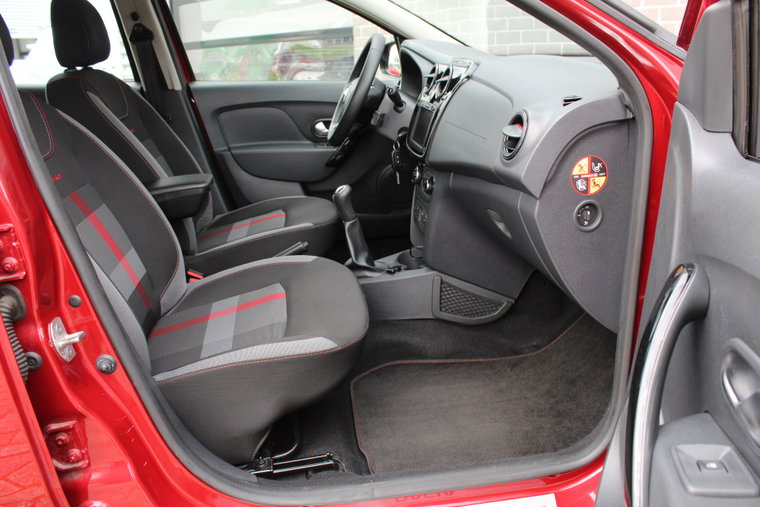 Vehicle Image 9