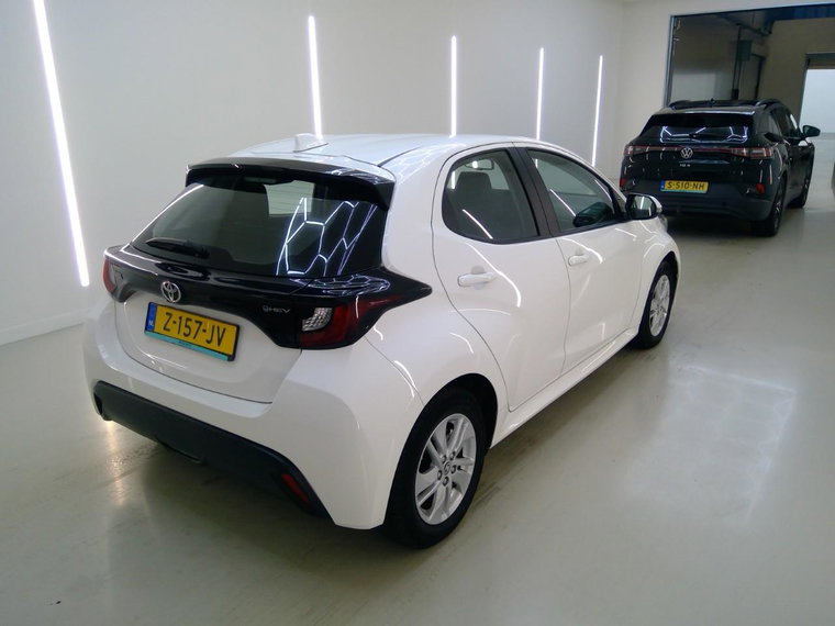 Vehicle Image 5