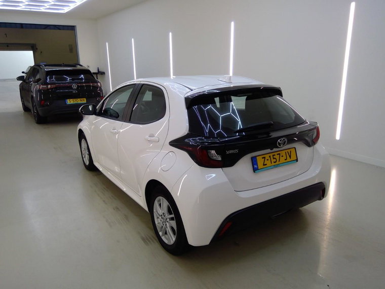 Vehicle Image 7