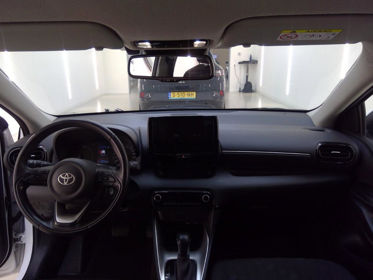 Vehicle Image 9