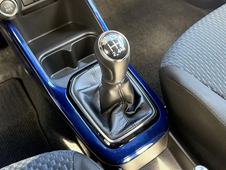 Vehicle Image 16