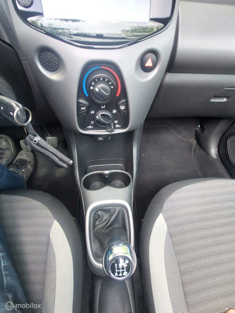 Vehicle Image 17