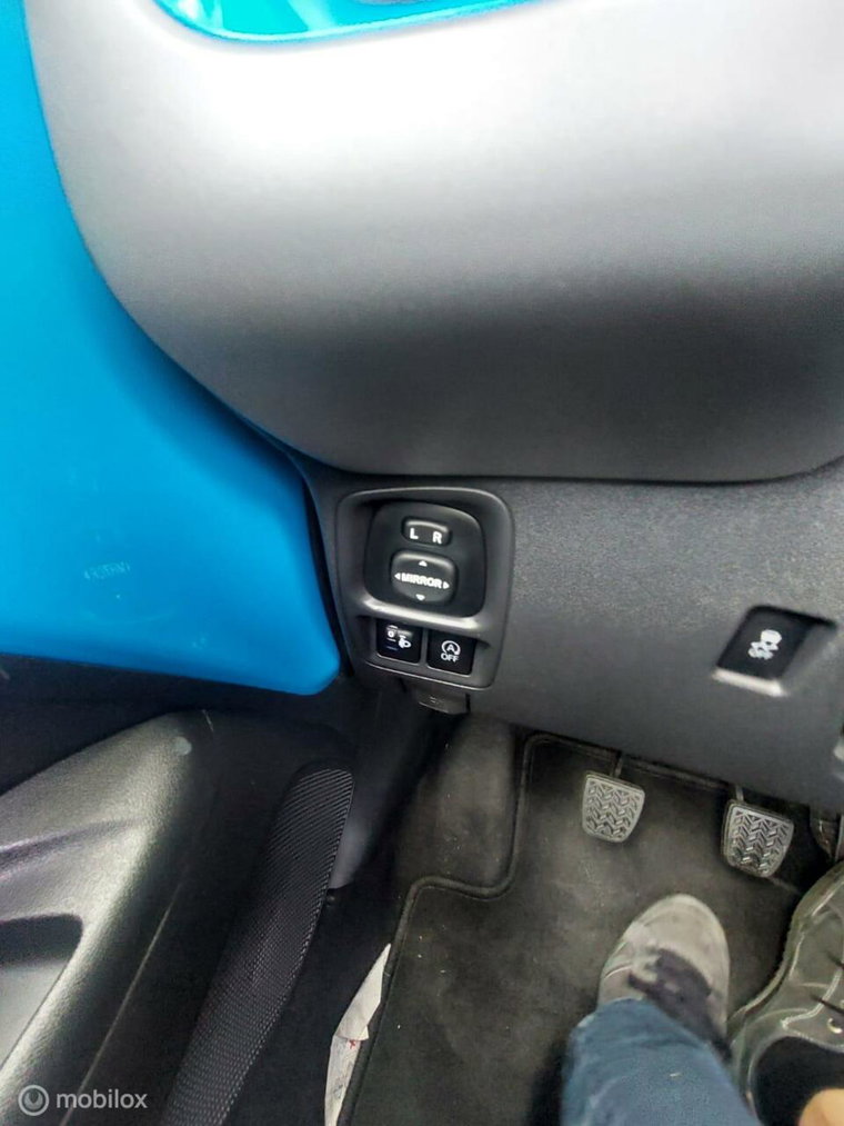 Vehicle Image 26