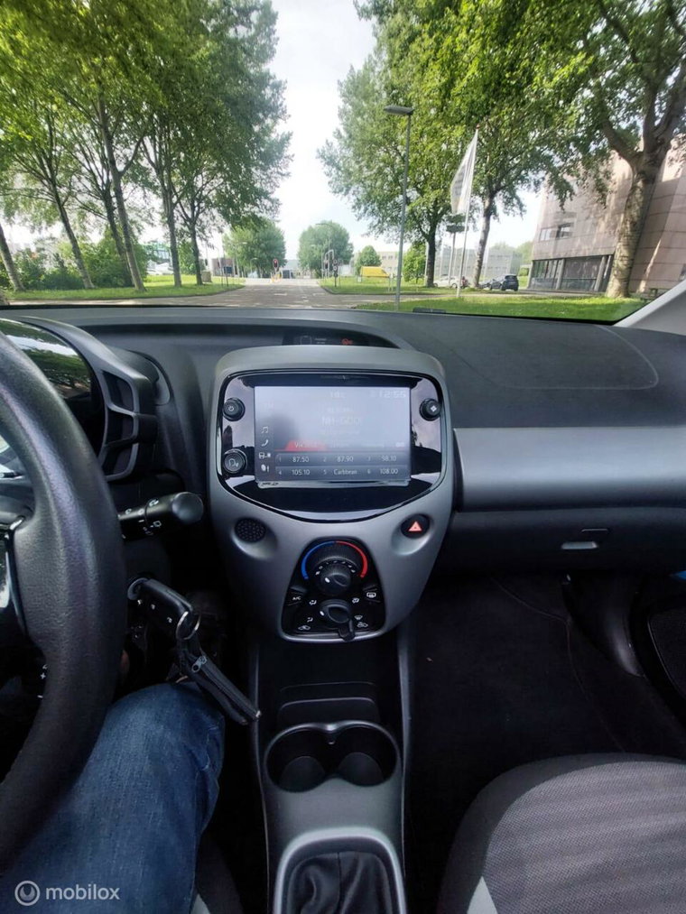 Vehicle Image 29