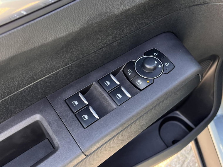 Vehicle Image 24