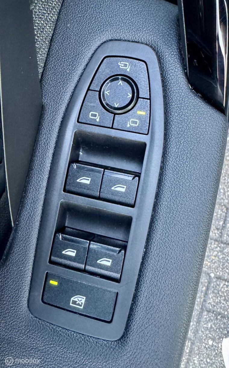 Vehicle Image 40