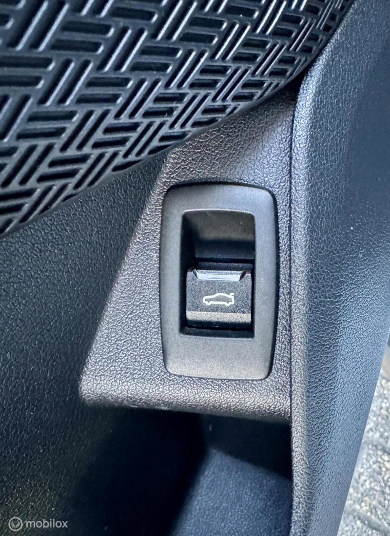 Vehicle Image 41