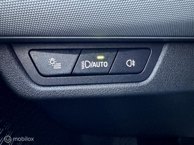 Vehicle Image 43