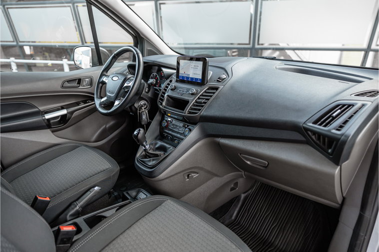 Vehicle Image 9