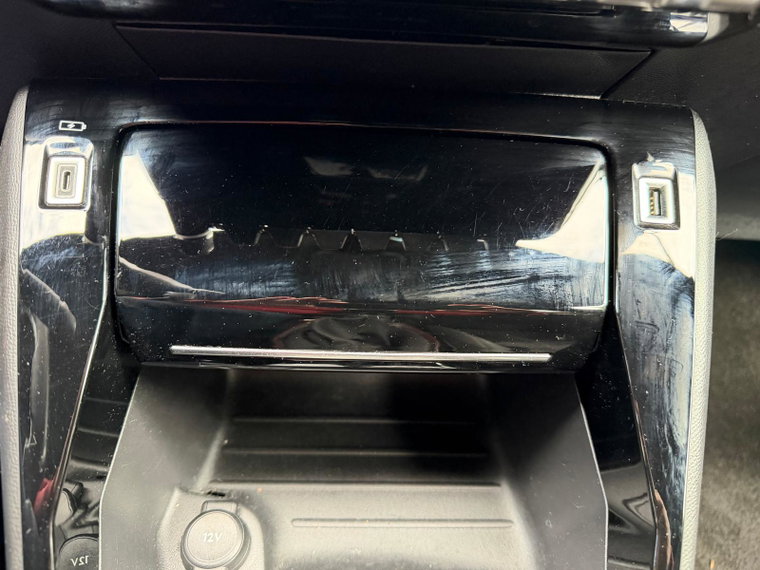 Vehicle Image 38