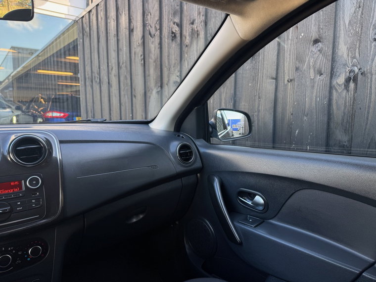 Vehicle Image 24