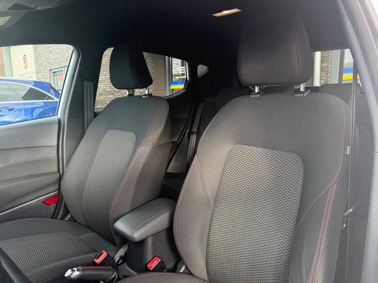 Vehicle Image 38