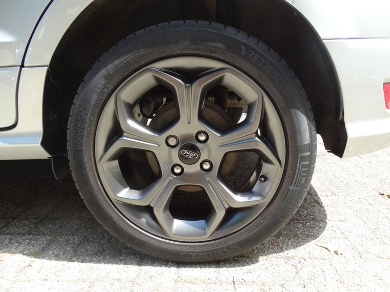 Vehicle Image 25